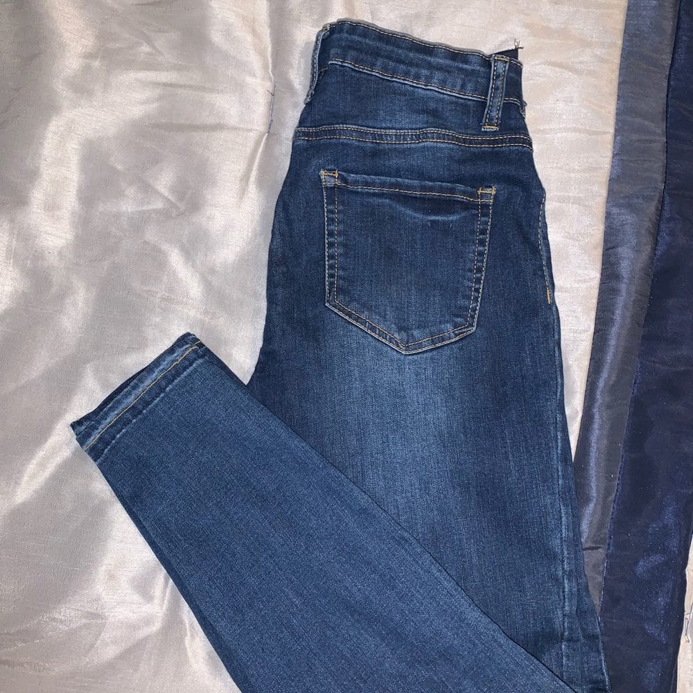 MATERNITY tank and jeans